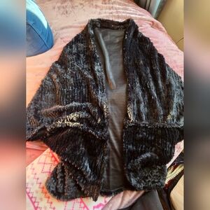 New!!!! Luxurious Macchia di Ruggine Black Faux Fur Women's Kimono/Poncho Style